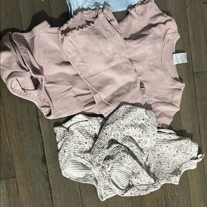 7 items 12-18m- Zara, art class, Gap, H&M, lovely littles & delicate